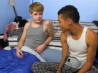 Interracial suck and bang for twinks
